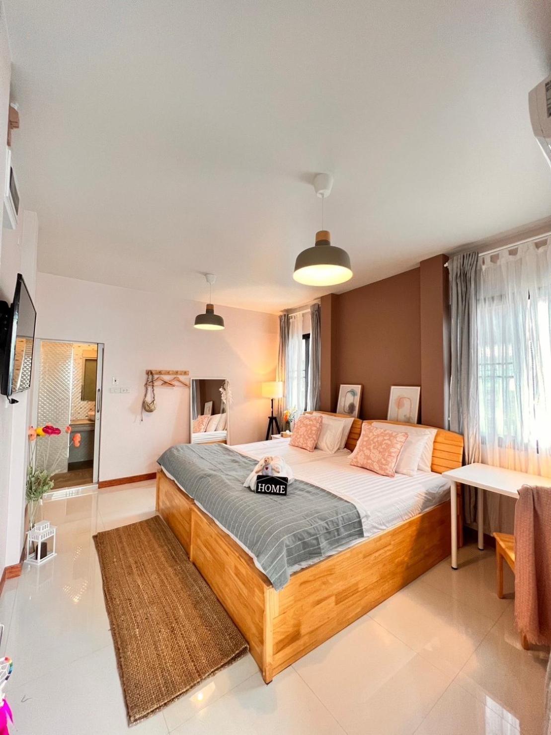 Por Poshtel Kanchanaburi Exterior foto